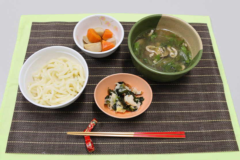 昼食通常食